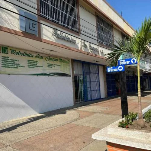 Policlínica Los Guayos